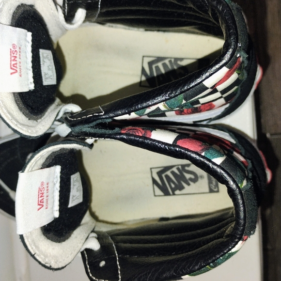 Customs Checkerboard Roses Sk8-Hi Size 7 - Picture 8 of 9